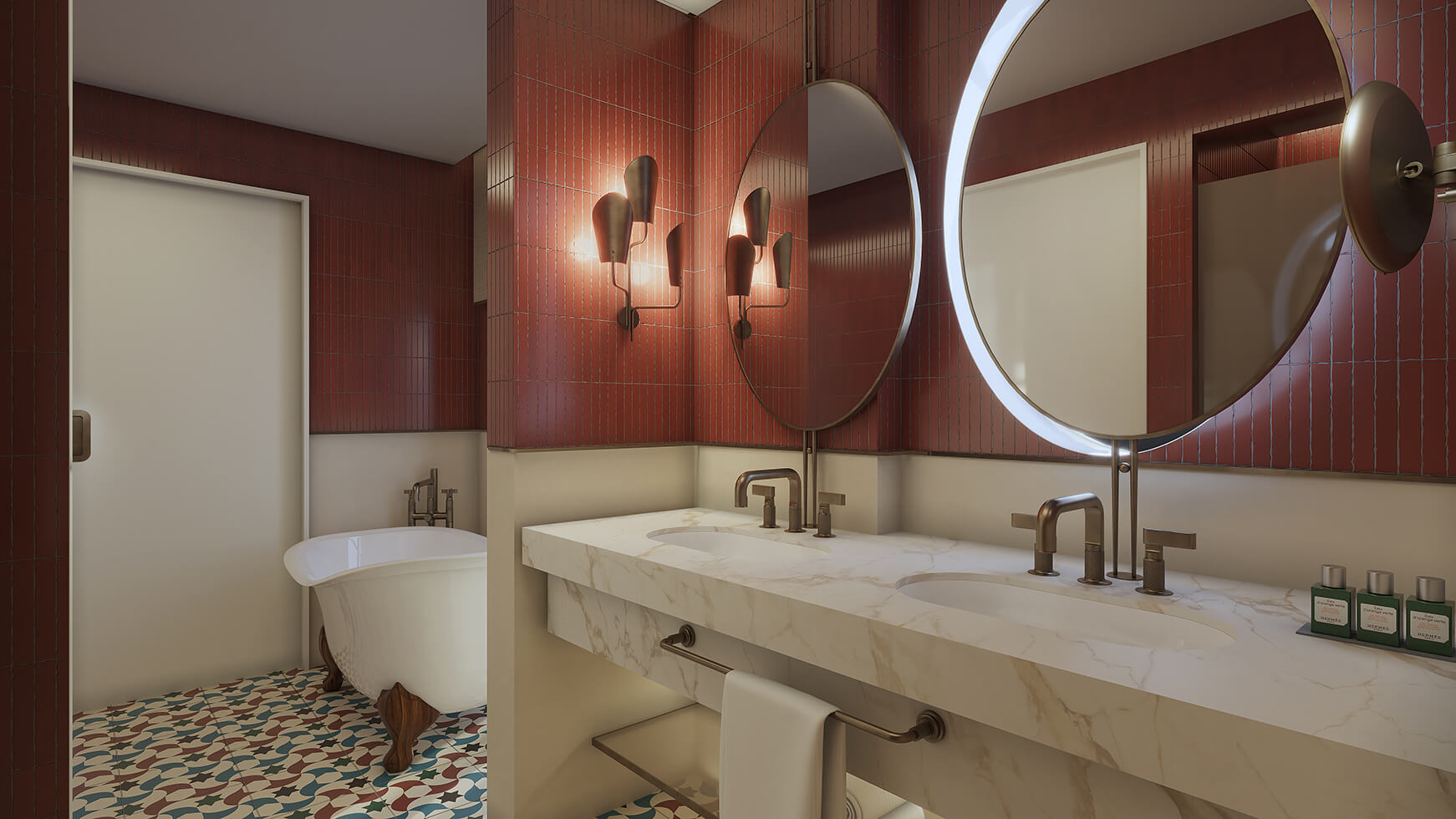 Espejos, lavabos y al fondo bañera de la Alcoba Real en El Seda Club Hotel
